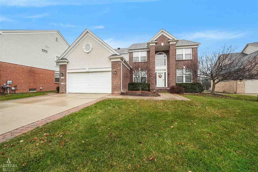 324 Bracken - Photo 1