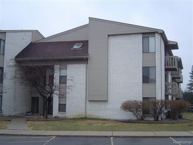 32013 12 MILE Road - Photo 1