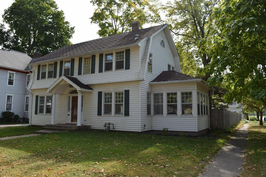 233 Pearl St - Photo 1