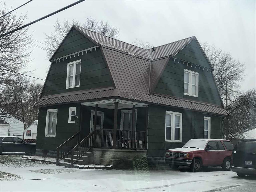 607 11TH - Photo 1