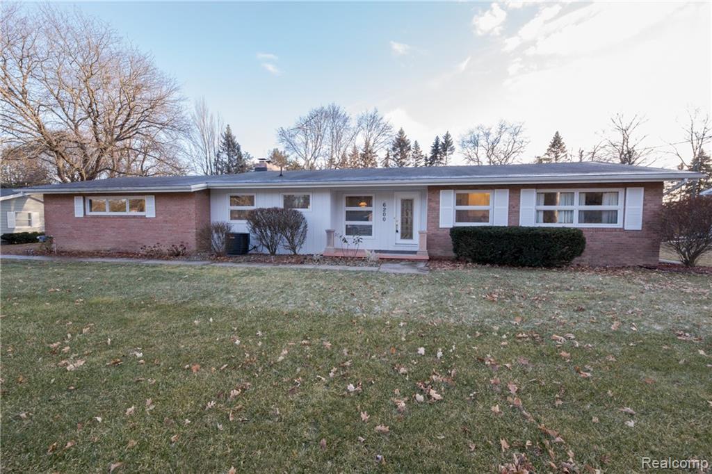 6200 Mapleridge Drive - Photo 1