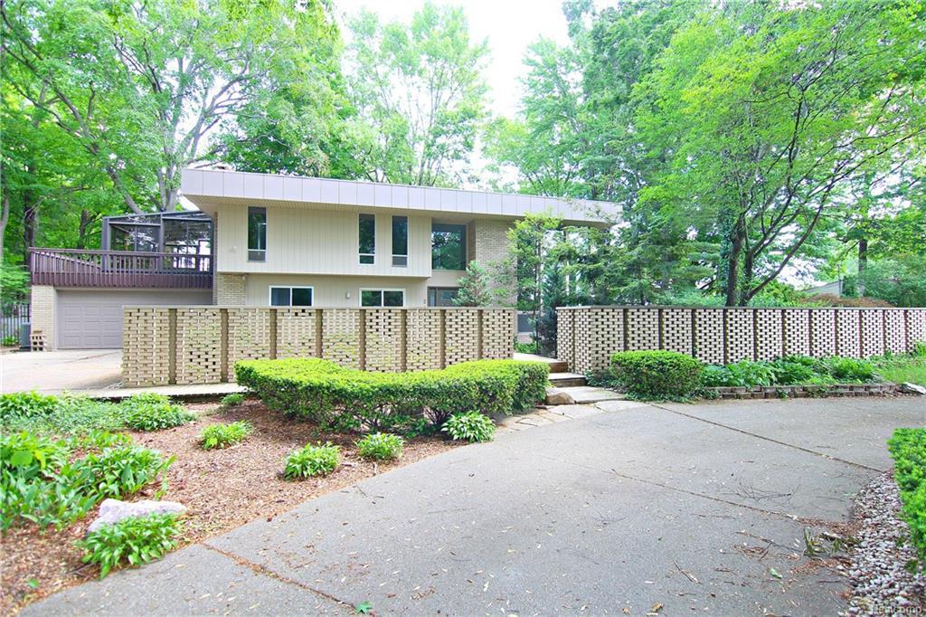 24340 Custis Street - Photo 1