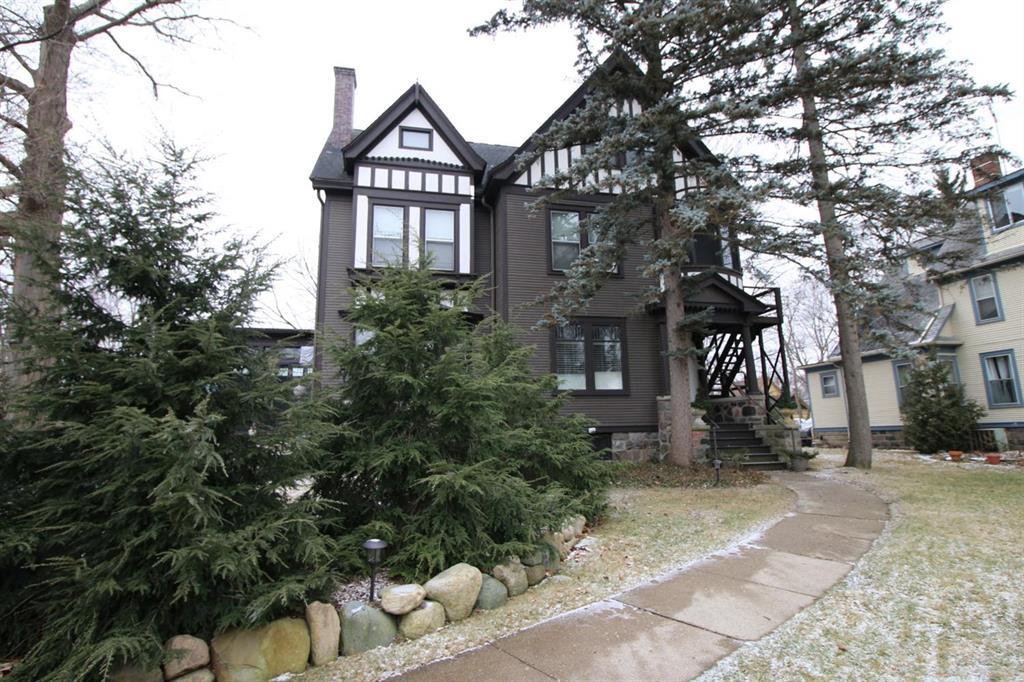 717 Huron Street - Photo 1