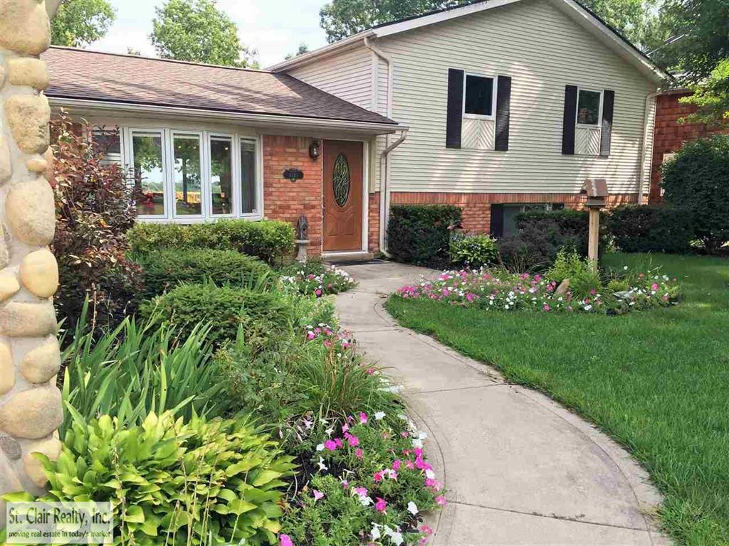 8181 Lake Crest - Photo 1