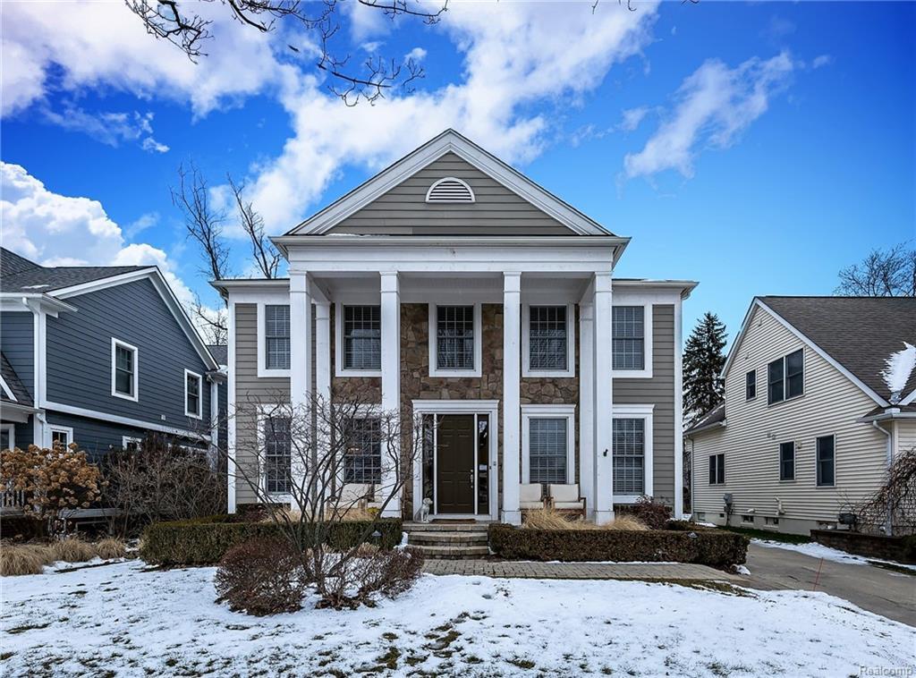 567 Catalpa Drive - Photo 1