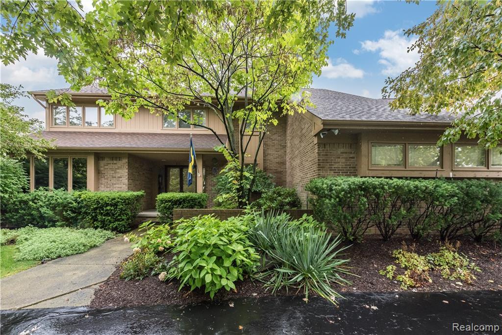 5084 Champlain Circle - Photo 1