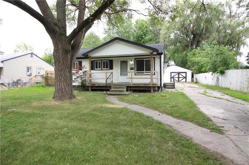 23822 Wellington Avenue - Photo 1