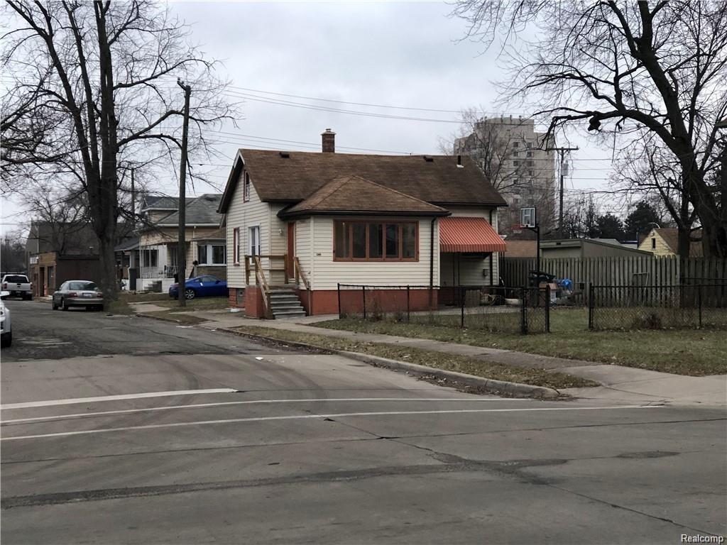 1305 Fort Park Boulevard - Photo 1