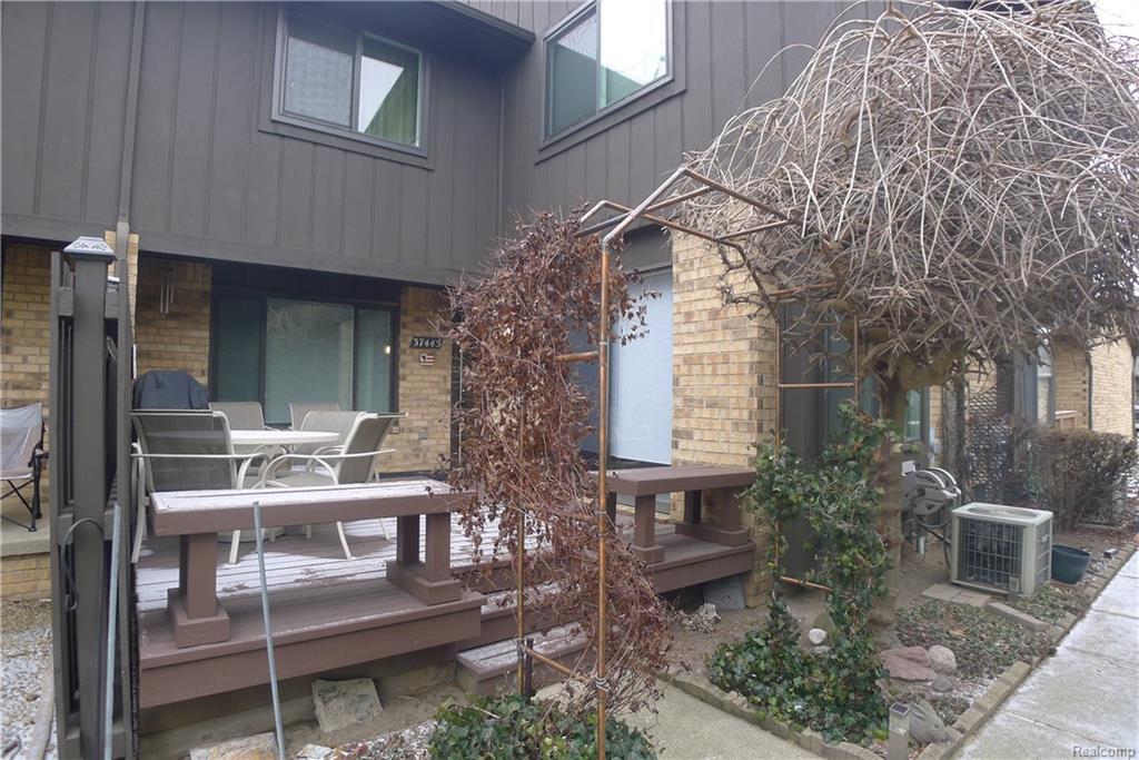 37445 Clubhouse Drive - Photo 1