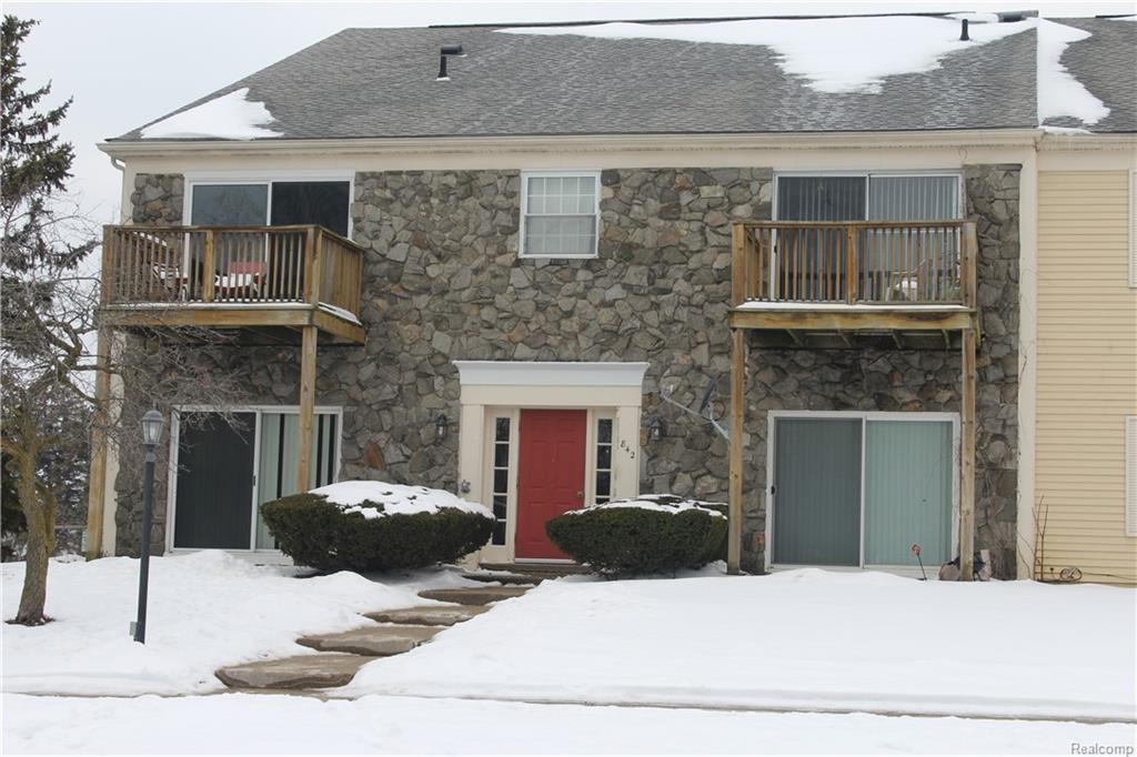 842 Bloomfield Village Boulevard - Photo 1