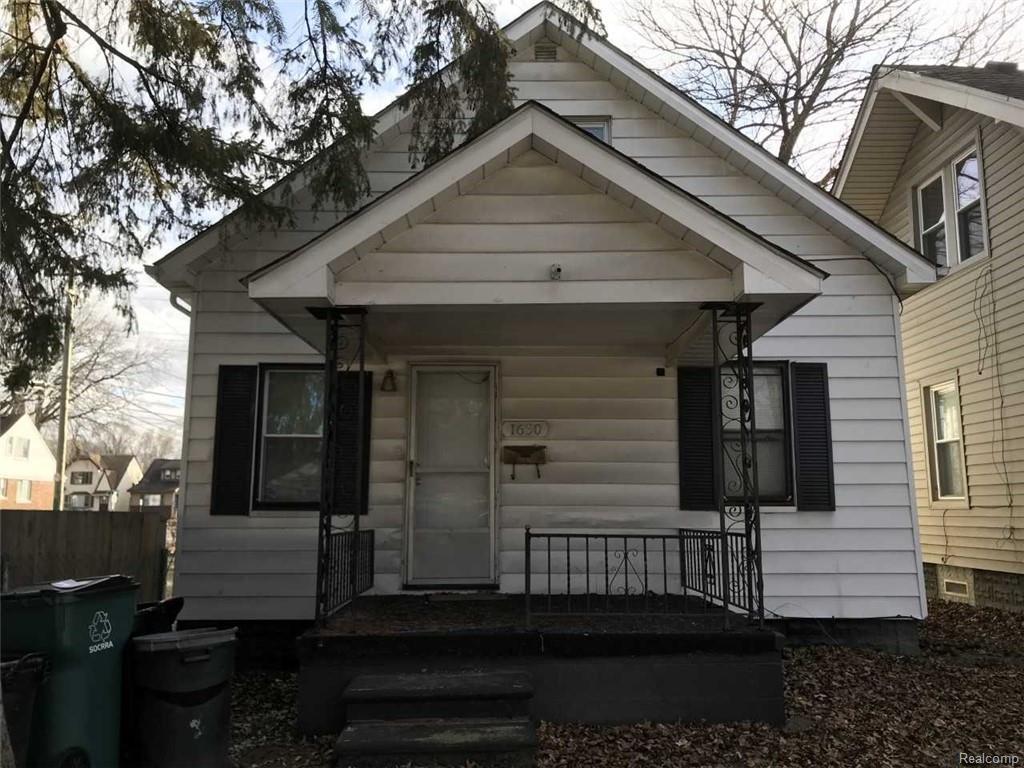 1630 Spencer Street - Photo 1