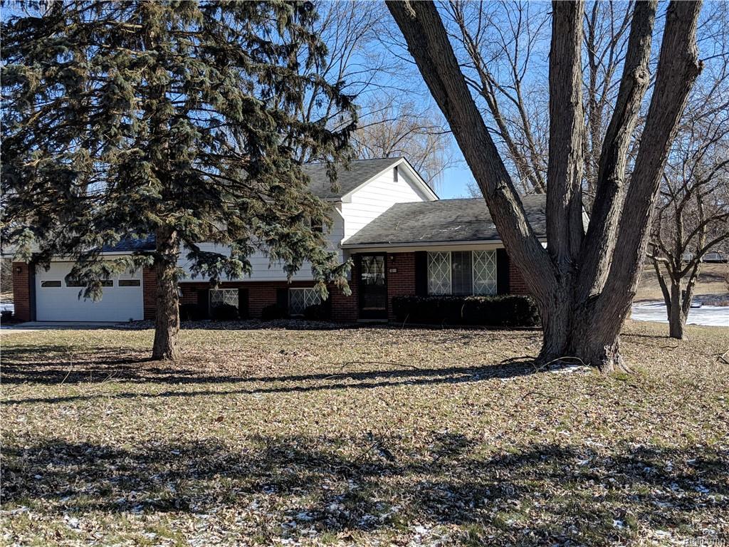 3055 Moraine Dr. - Photo 1