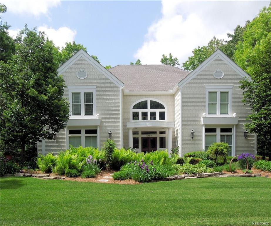 6980 Lakemont Circle - Photo 1