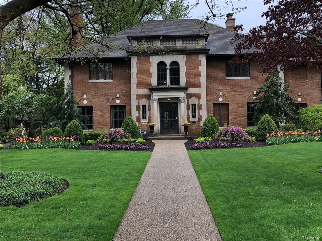 19201 Strathcona Drive - Photo 1