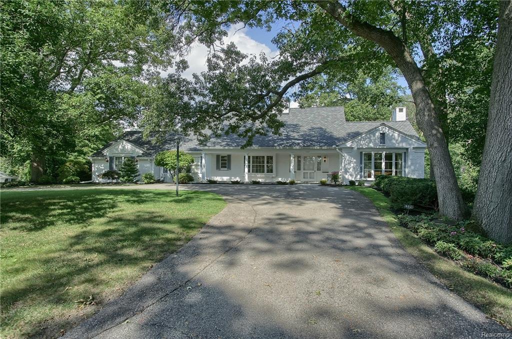 662 Bennington Drive - Photo 1