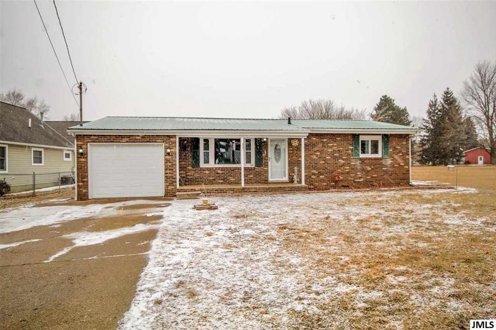 132 Bedford Dr - Photo 1