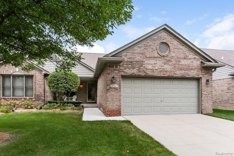 4431 Hickory Court - Photo 1