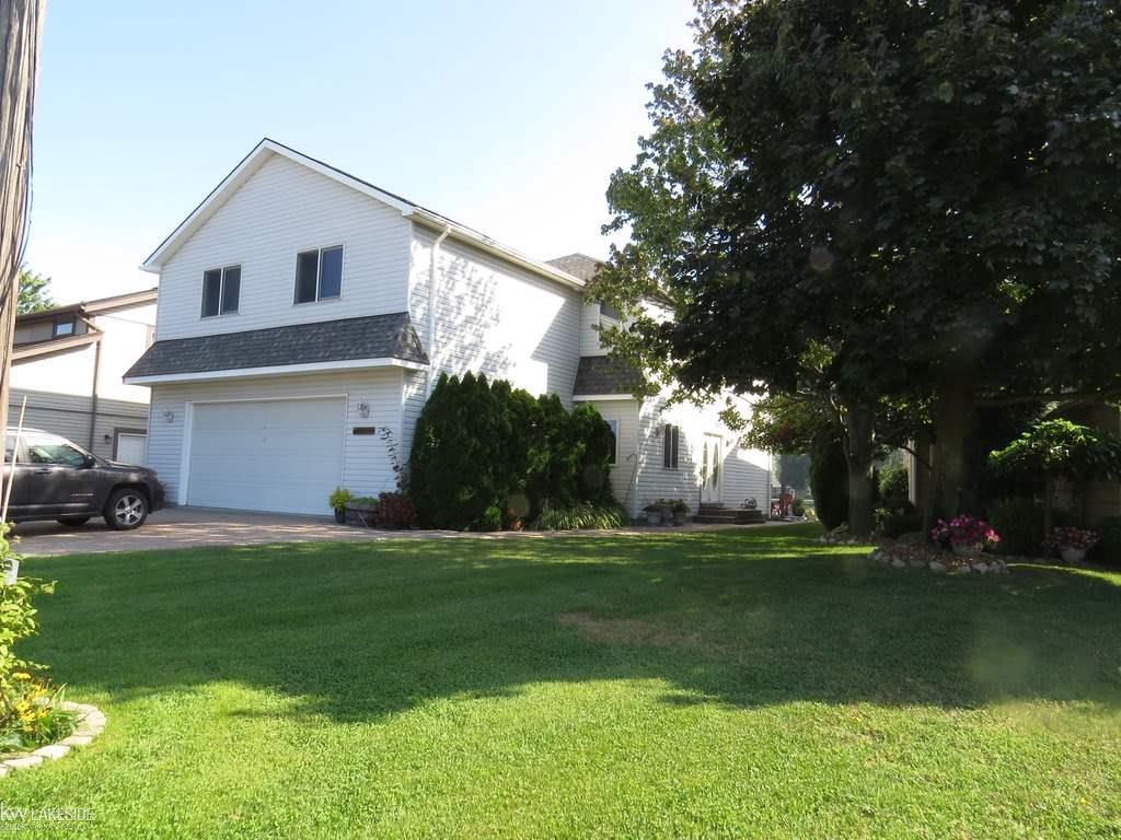 37946 Circle Dr - Photo 1