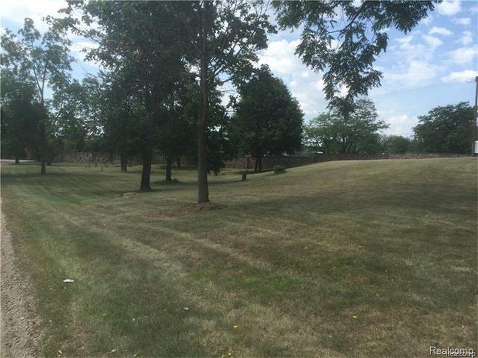 1660 Winthrop Road - Photo 1