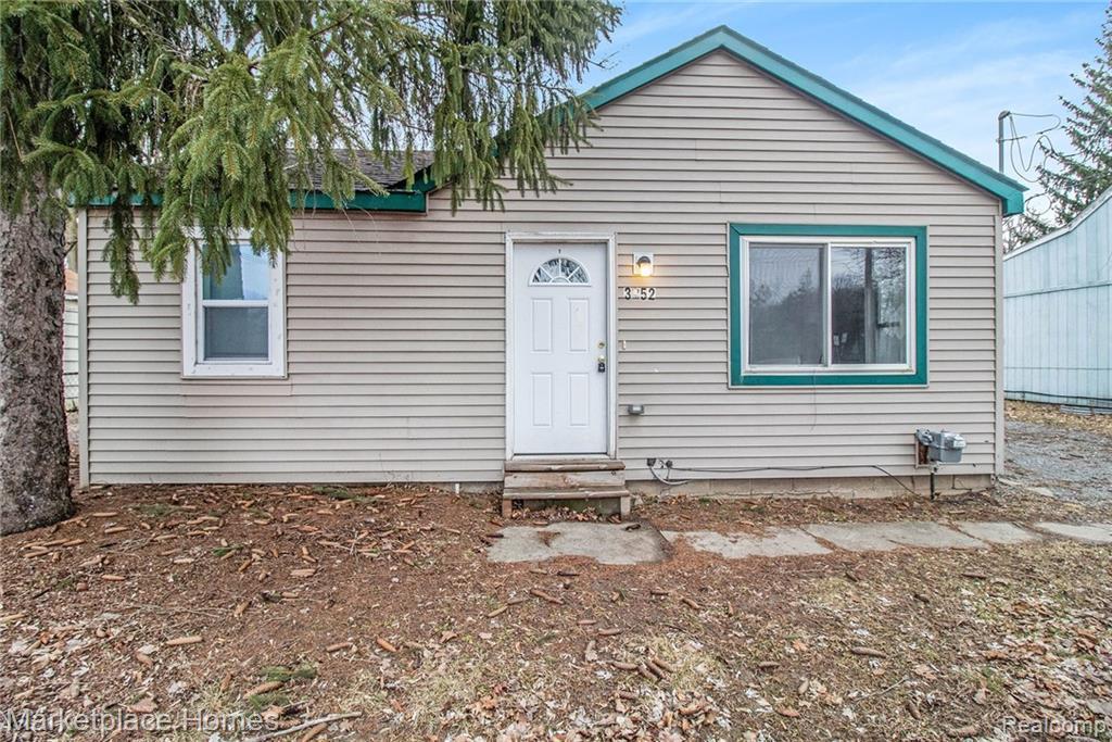 3052 Joslyn Road - Photo 1