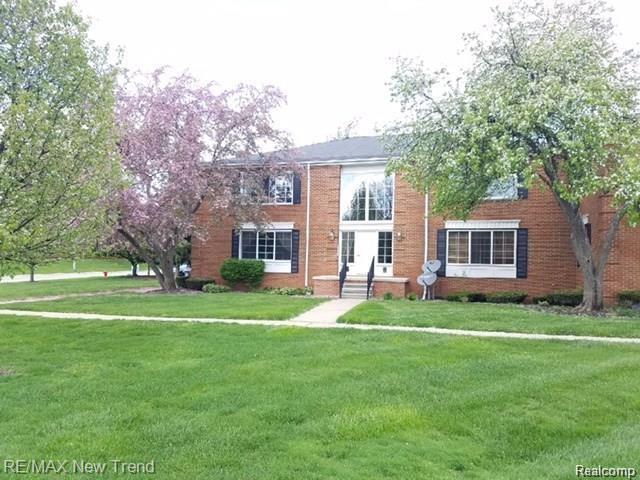 614 Fox Hills Drive - Photo 1