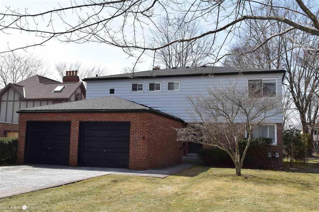 347 Saint Clair - Photo 1
