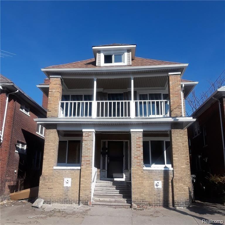 1686 Elmhurst Street - Photo 1