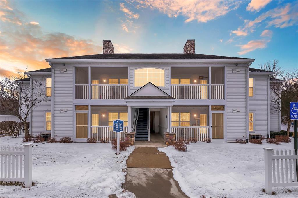2766 Knightsbridge Circle - Photo 1