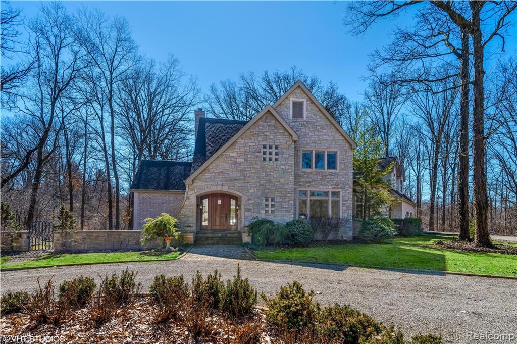 230 Big Beaver Road - Photo 1