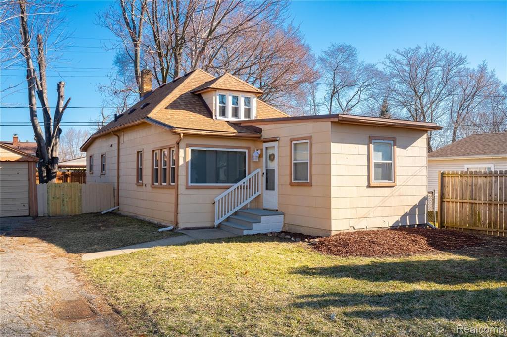 16463 Chesterfield Avenue - Photo 1