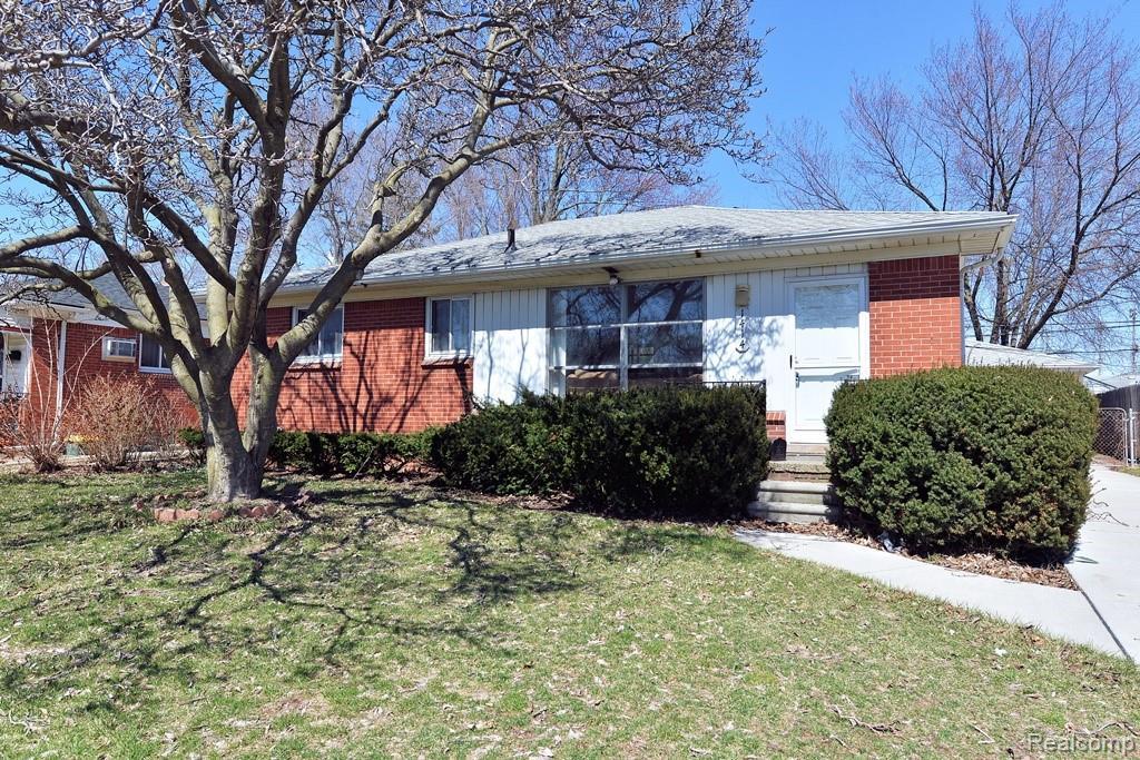 1414 13 MILE Road - Photo 1