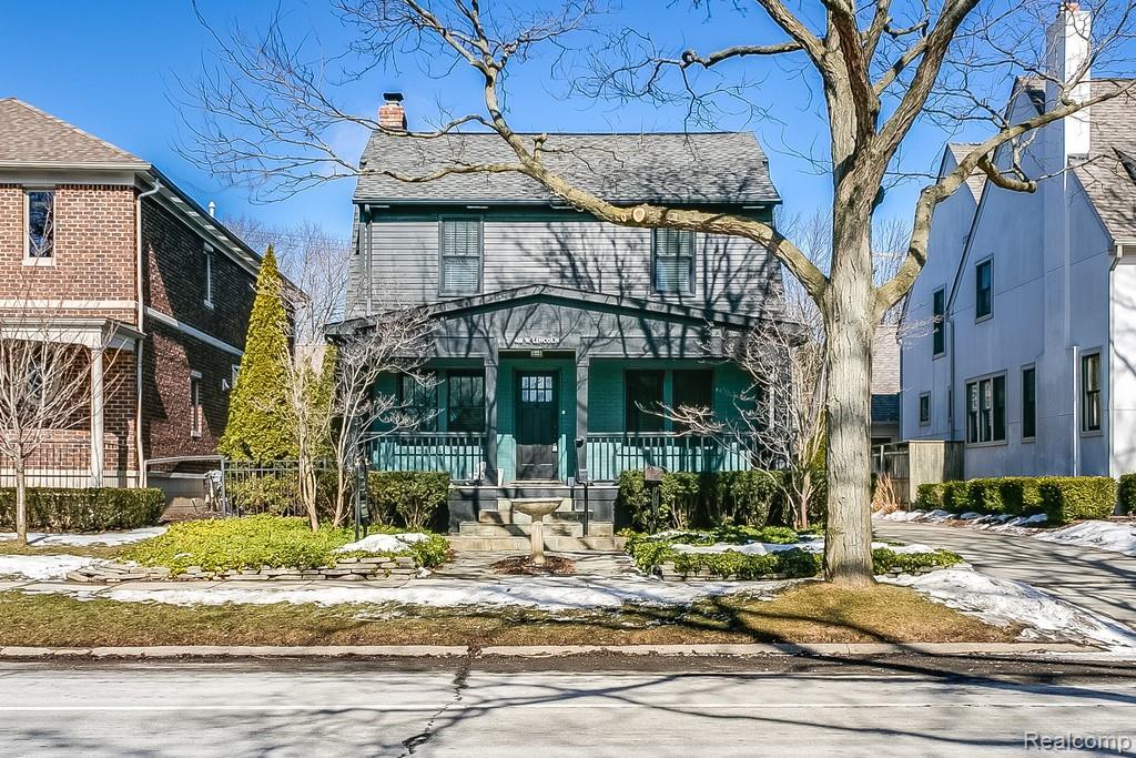 468 Lincoln Street - Photo 1