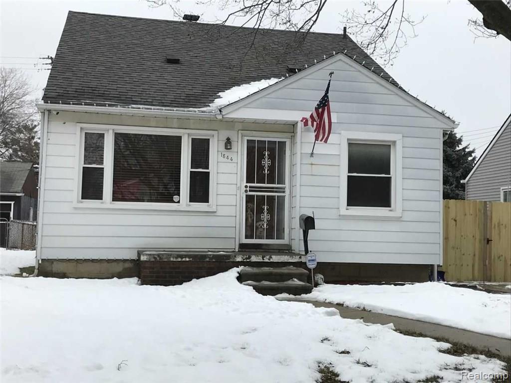 1844 Symes Street - Photo 1