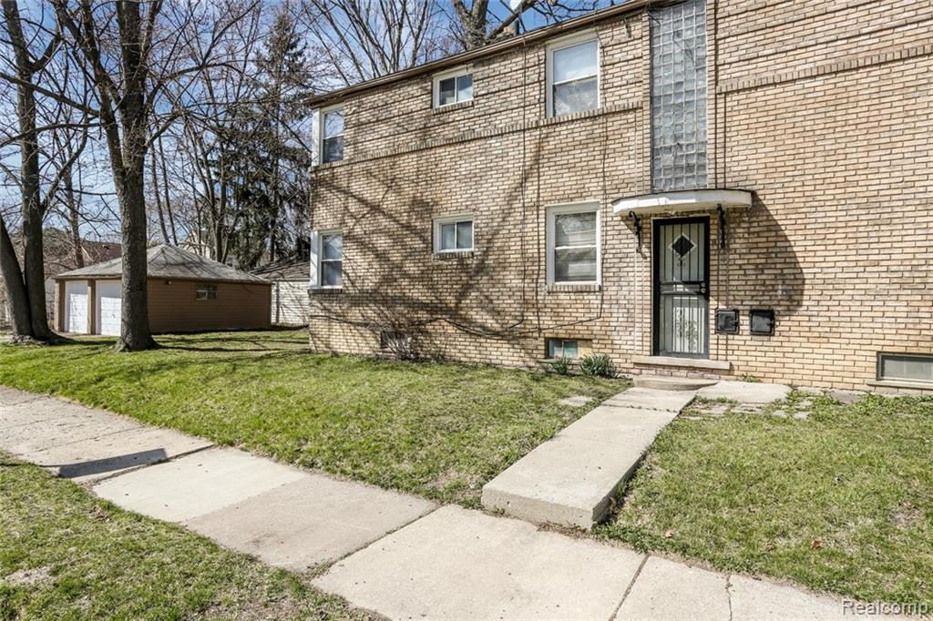 16103 Greenview Avenue - Photo 1