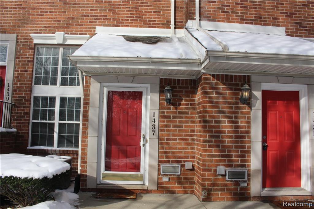 1437 Chesapeake - Photo 1