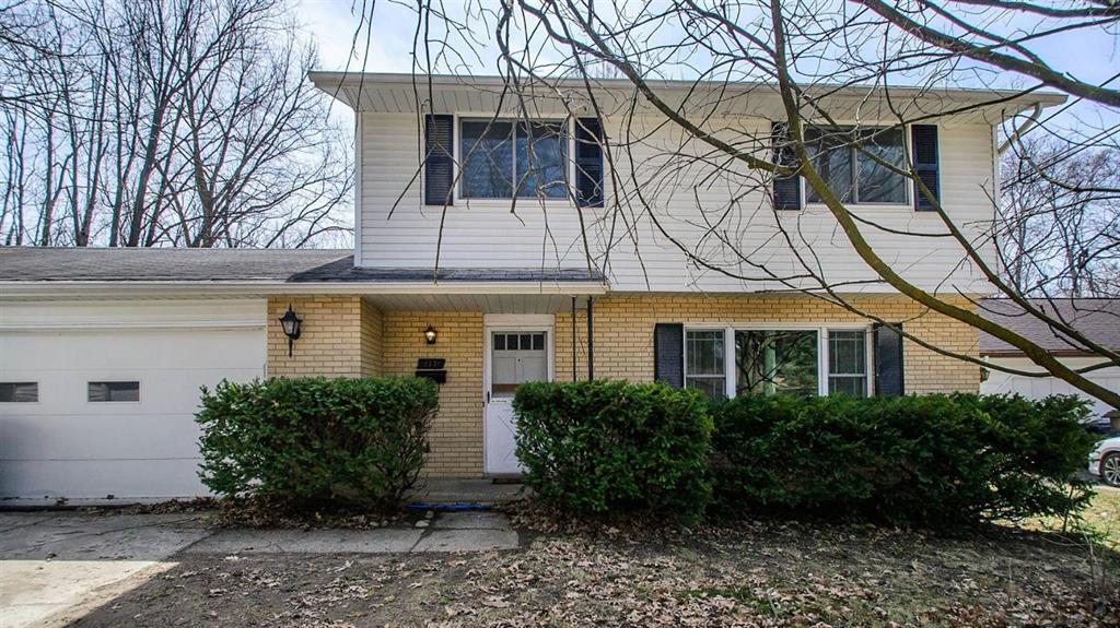 2731 Valley Drive - Photo 1