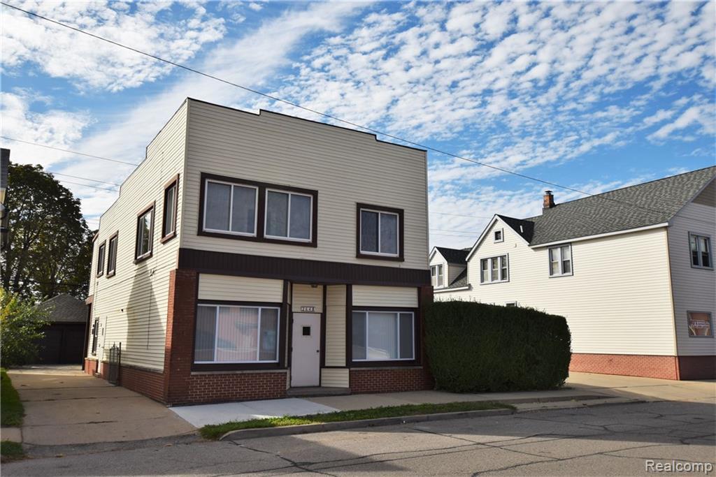 2648 10th Street - Photo 1