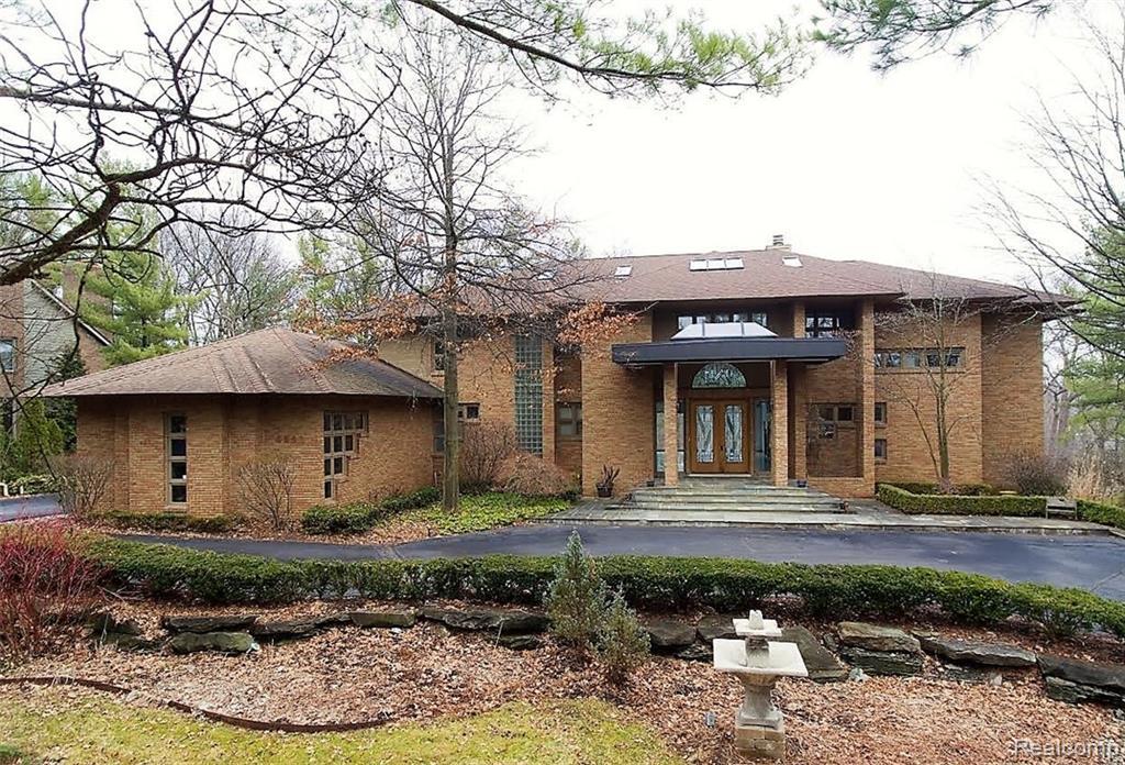4692 Wickford - Photo 1