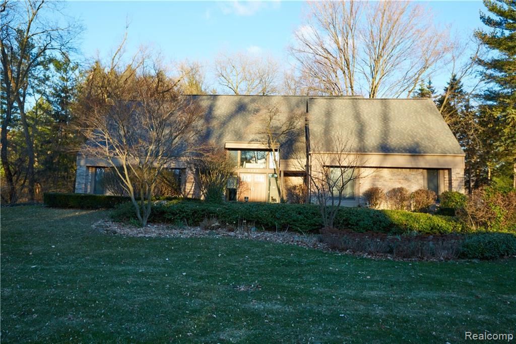 8963 Northampton Drive - Photo 1