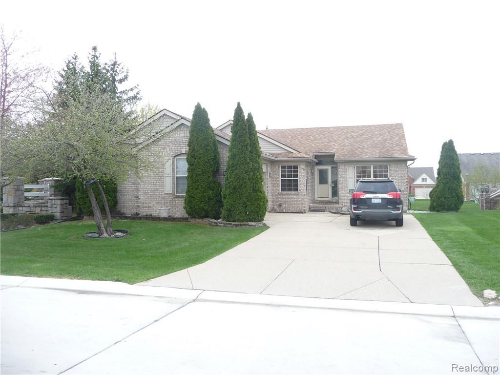 42731 Hunt Club Boulevard - Photo 1