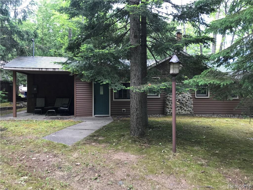465 Ogemaw Road - Photo 1