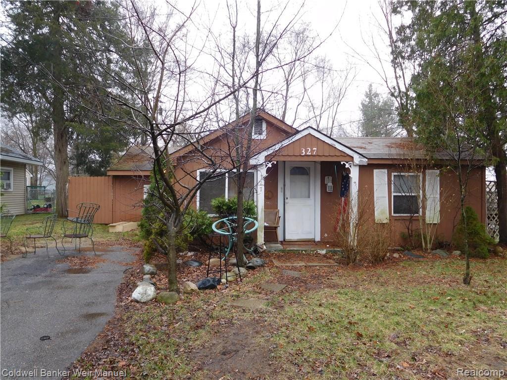 327 Glengary Road - Photo 1