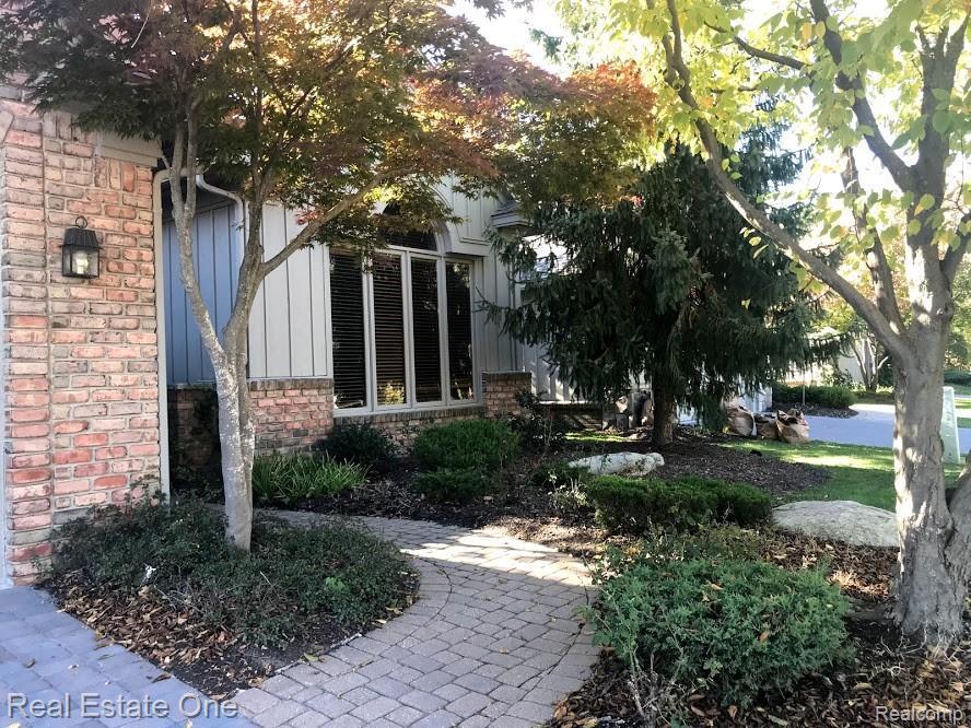 7083 Daventry Woods Drive - Photo 1