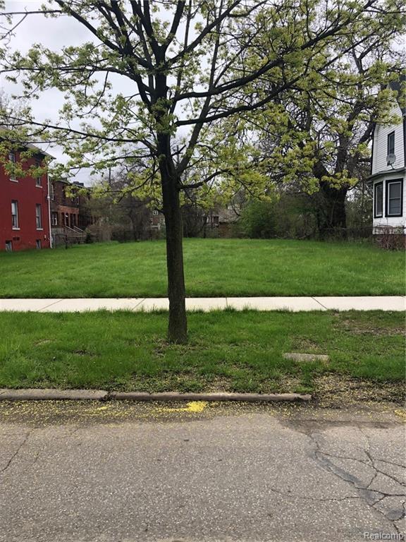223 Kenilworth - Photo 1