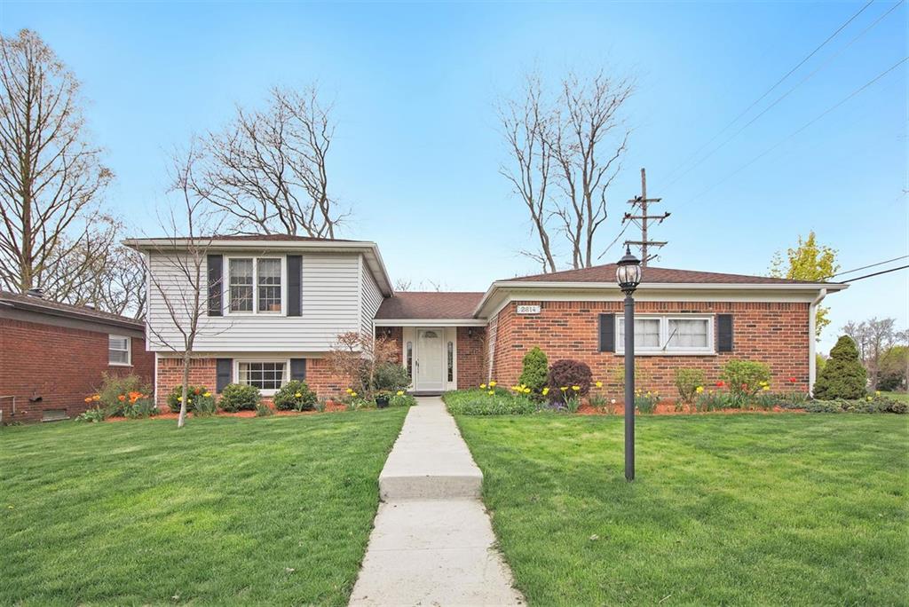 2814 Renfrew Street - Photo 1