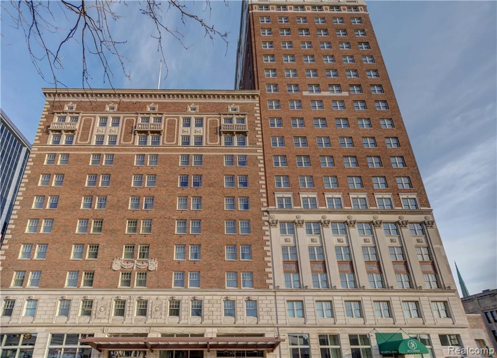 525 Lafayette Boulevard - Photo 1