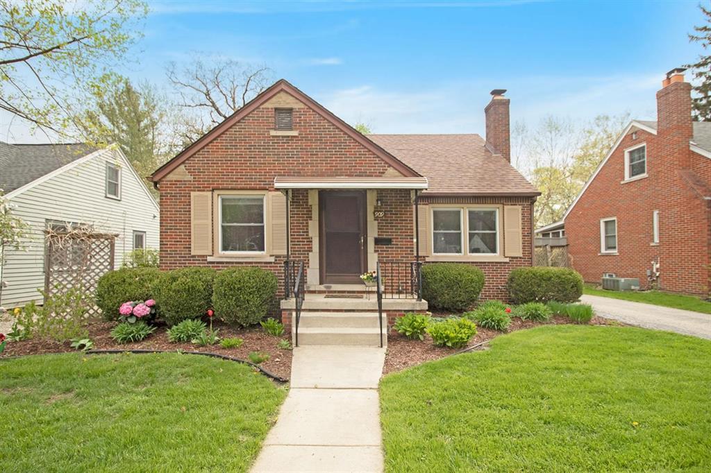 909 Hutchins Avenue - Photo 1