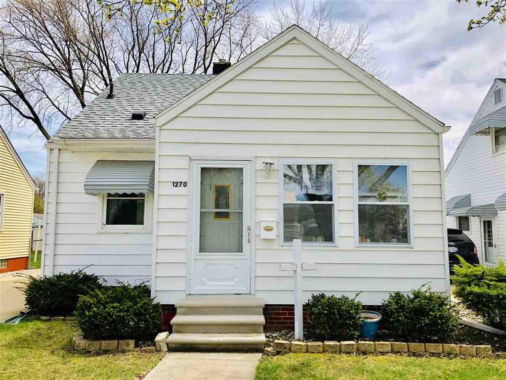 1270 Maple Boulevard - Photo 1