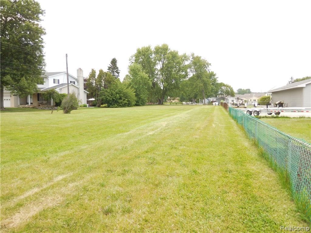 32905 Sutton Road - Photo 1