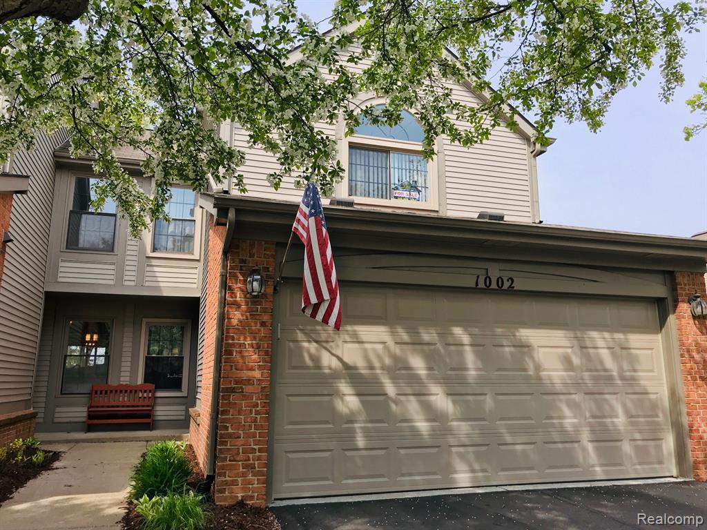1002 Hickory Drive - Photo 1